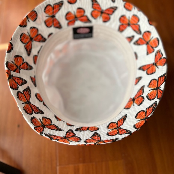 petals and peacocks butterfly bucket hat - Picture 2 of 4